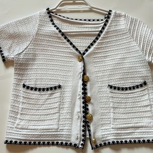 🌻 Black Trim Chanel Style Cropped Button Down Top